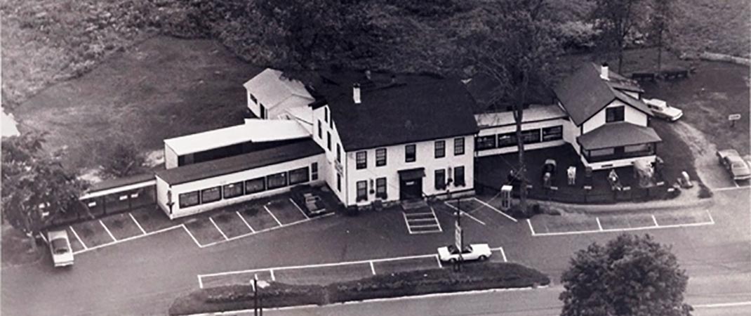 Perry's Nut House, as seen from above, during the height of its popularity.